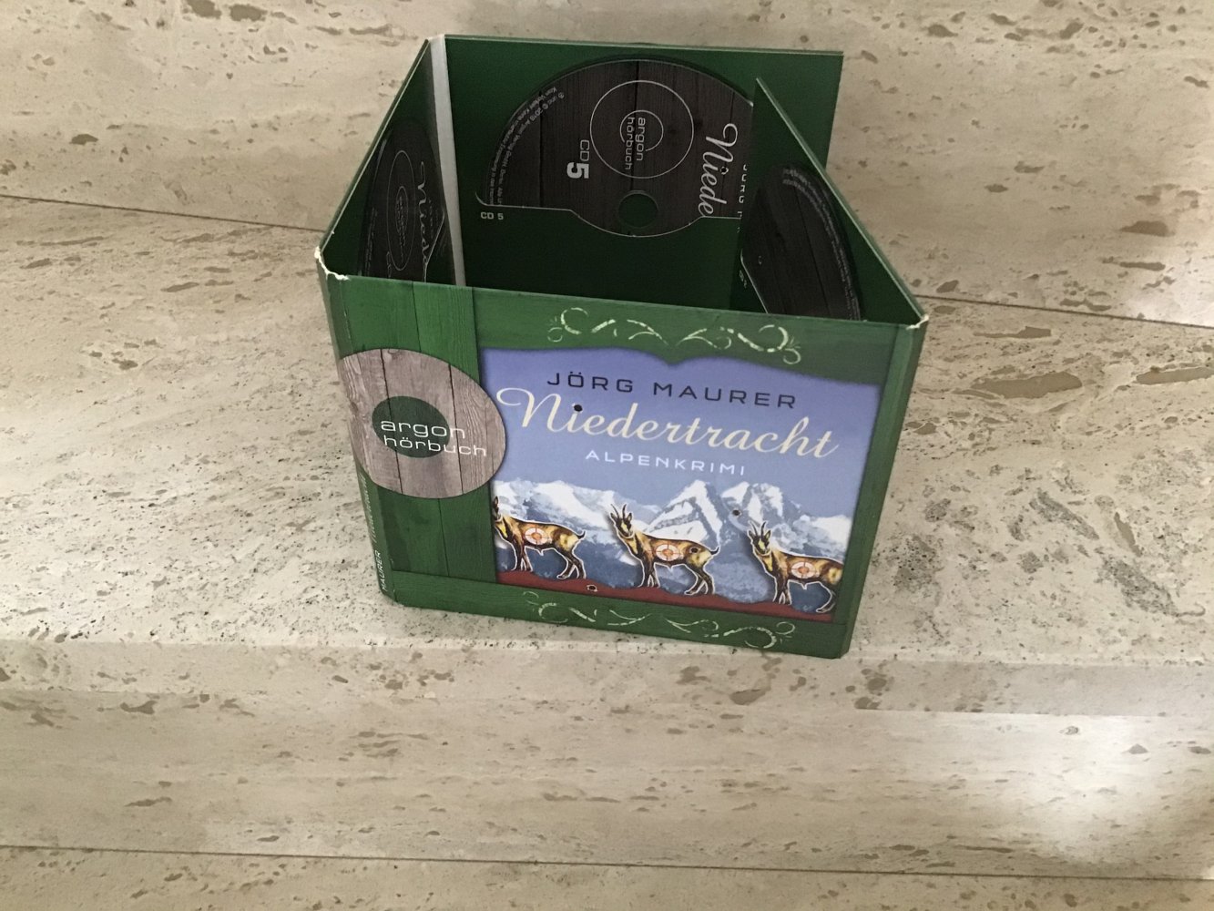 Jörg Maurer, Niedertracht, Alpenkrimi, 5 CDs, Autorenlesung, Gesamtlaufzeit 6 Stunden