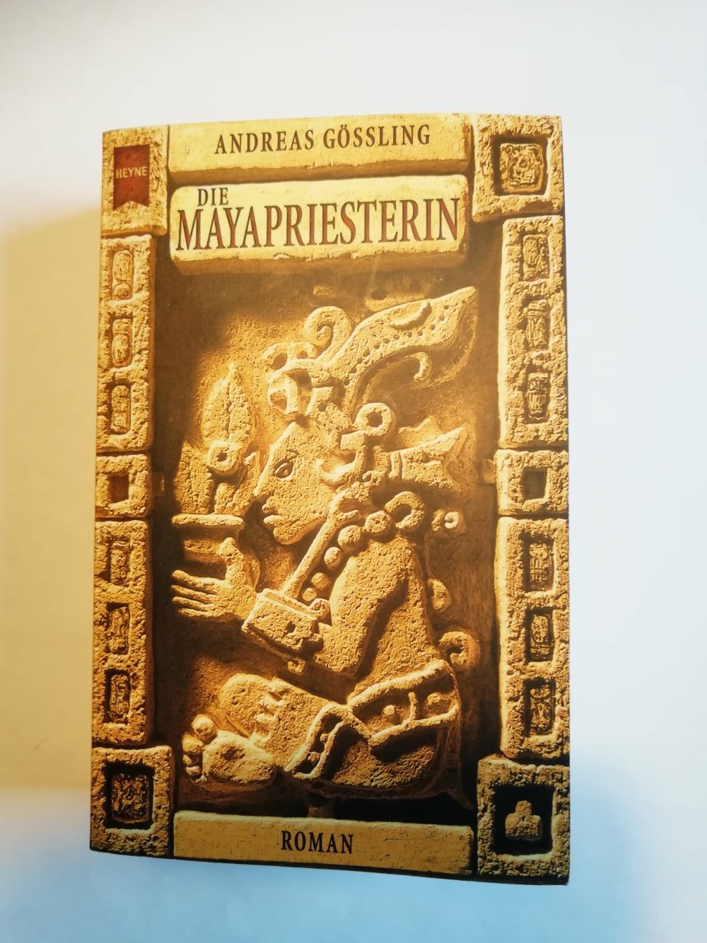 Die Mayapriesterin / Maya-Priesterin