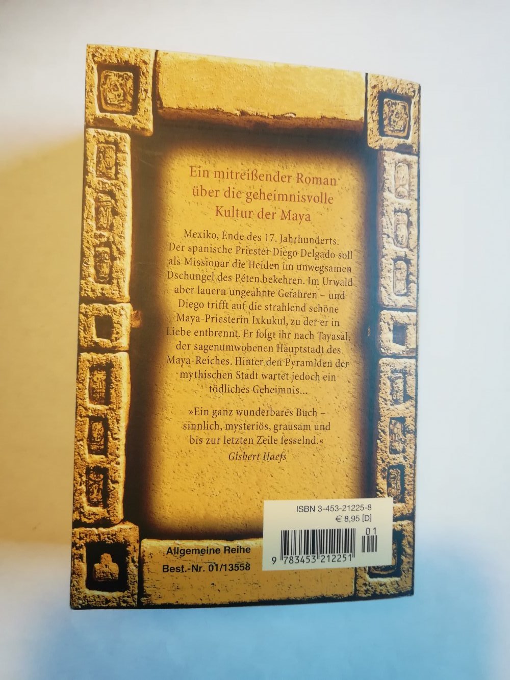 Die Mayapriesterin / Maya-Priesterin