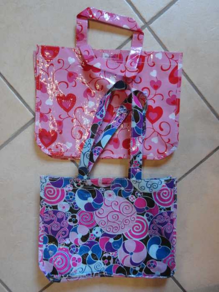 kleine bunte Plastik-Tasche mit süßen Prints