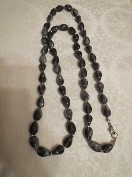 Kette, sehr schön, 40 cm, neu