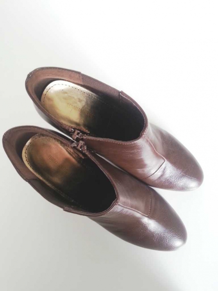 H&M braune Stiefeletten aus glattem Kunstleder mit seitlichem Reissverschluss Gr. 38