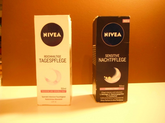 Neu und ungeöffnet!!  Nivea reichhaltige Tagescreme für trockene und sensible Haut  + sensitive Nachtcreme für trockene Haut