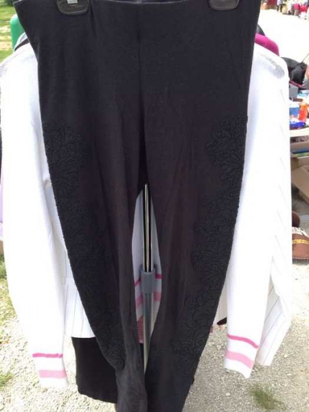 Schwarze Leggings mit schönem Muster - sehr guter Zustand