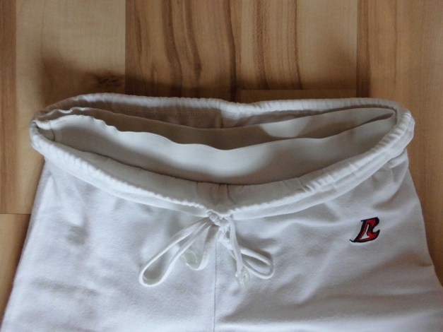 Schlichte weiße Stretch-Sporthose