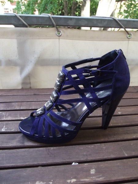 Lila Sandaletten mit Strass Deichmann