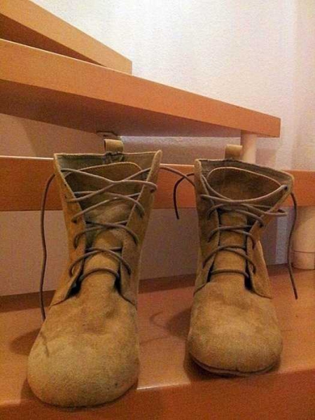 Kurze Stiefel aus Veloursleder / Orsay