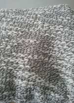 Grauer Pullover Grobstrick