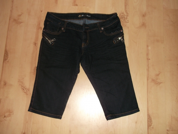 kurze dunkle Jeans von Tally Waijl :)