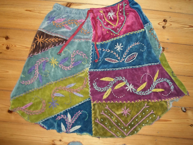 schöner bunter Samtrock, Hippie