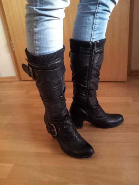 Schwarze Stiefel von Rieker