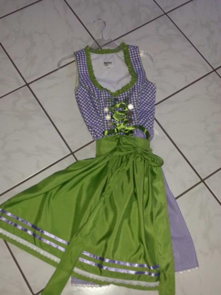 Lila-grünes Dirndl