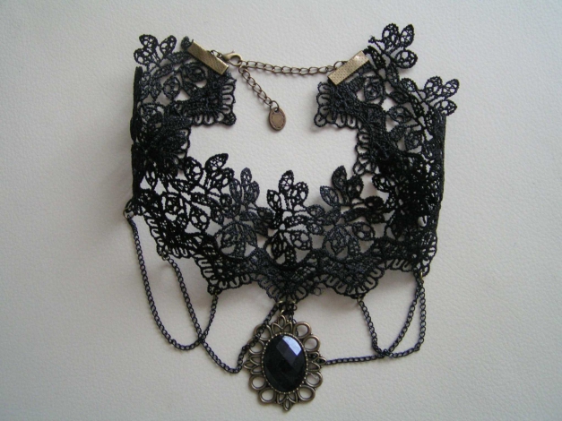 Kette Spitze Collier Halsband schwarz mit schwarzen Stein Gothic Burlesque Steampunk Barock Choker