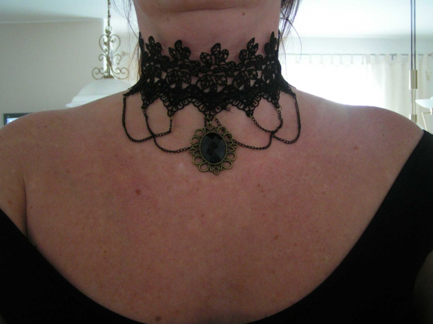 Kette Spitze Collier Halsband schwarz mit schwarzen Stein Gothic Burlesque Steampunk Barock Choker