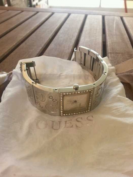 Guess silberne Uhr / Silberne Damenuhr