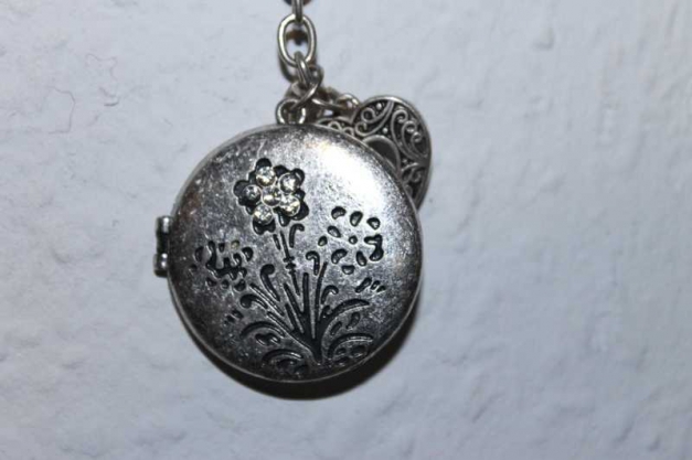 süße blümchenkette aufklappbar clip