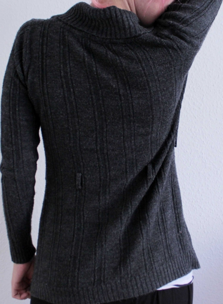 Grauer Cardigan -figurschmeichelnd-