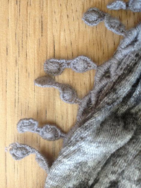 grau- schwarzer Schal/ Tuch von Yerse