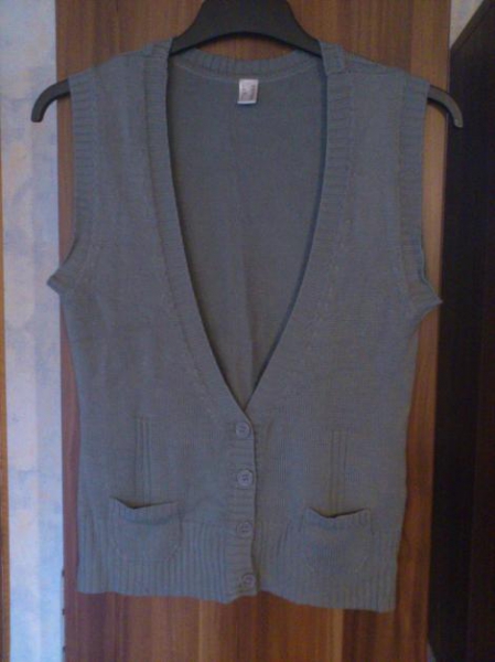 graue Strick Weste