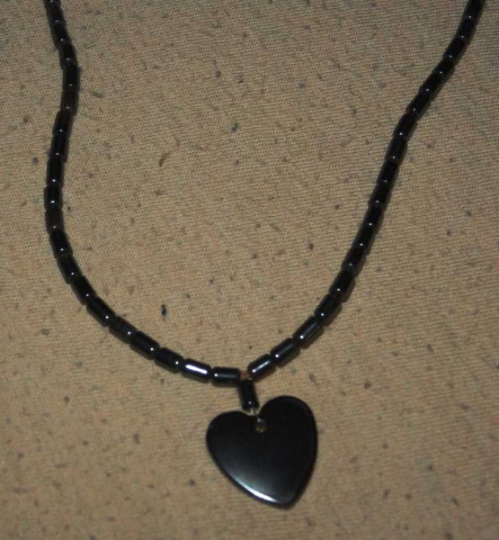 Hämatitketten mit verschiedenen Anhängern