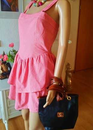 Süsses Kleid fur dem Sommer von Atmosphäre 