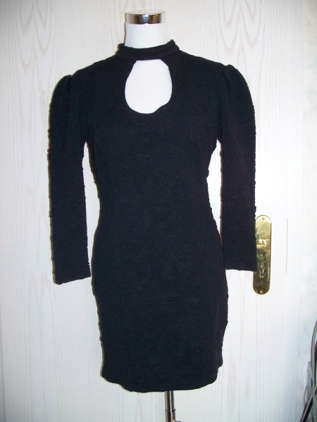 VINTAGE// Schwarzes 80er-Kleid mit Ballonärmeln und großem Rückenausschnitt (Kostüm/ Schneidern)