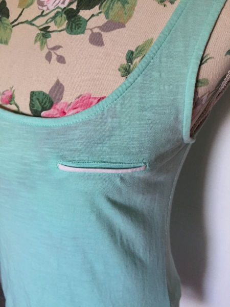 Mintgrünes Top mit Spitze