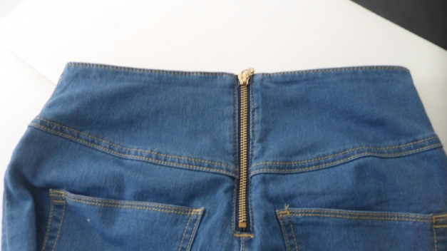 High Waist Jeans - Vero Moda - S/M - Top-Zustand