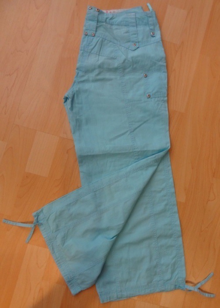 Luftige türkise Sommerhose 3/4