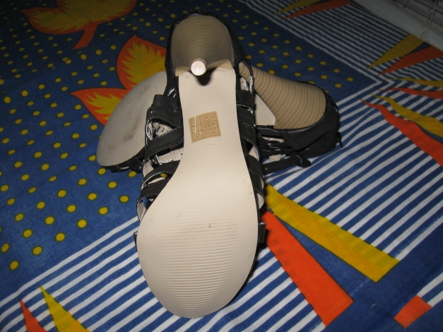 *** NEU ~ High Heels ~ Kleine Nieten ***