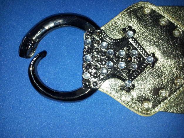 Gürtel gold mit Nieten und Ketten