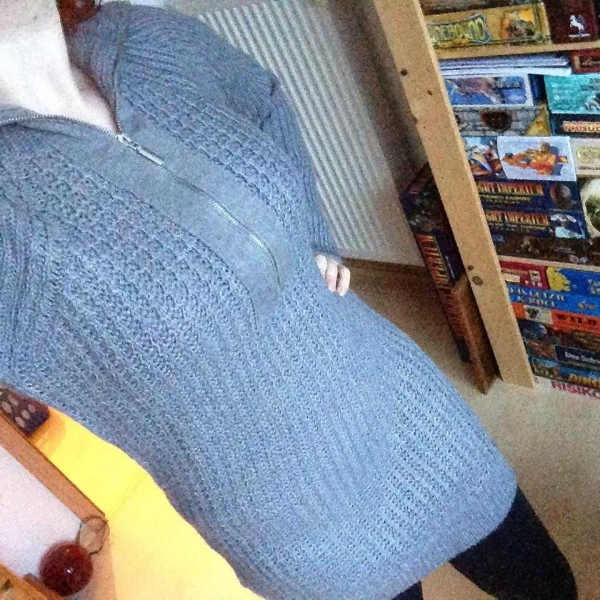 Neues Strickkleid in grau, Größe S/M von Flashlights