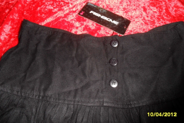 süßer Minirock in schwarz mit silberfarbener Stickerei, Größe XS, NEU, Fishbone, Sommerrock