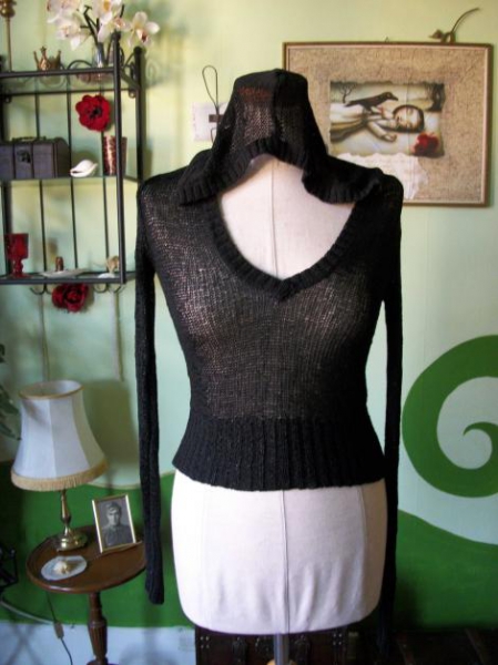 eleganter häkelpullover mit kaputze