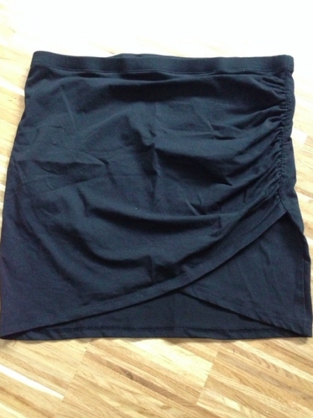 Basic Rock mit raffung in schwarz / H&M 