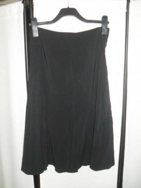 leichter schwarzer Rock