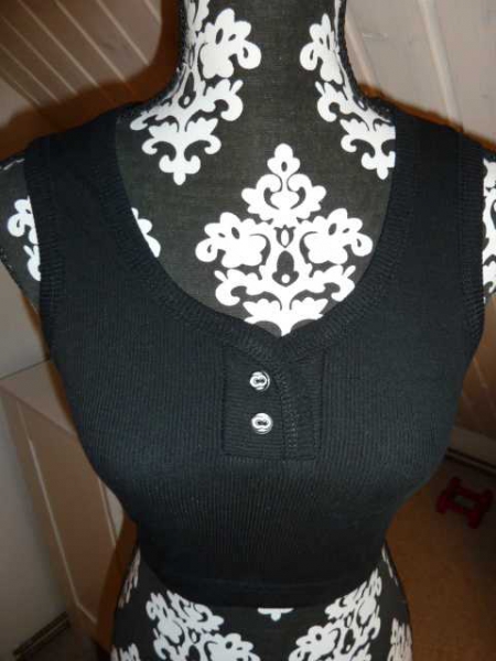 kurzes Crop Top - schwarz - bauchfrei - Größe XS 34