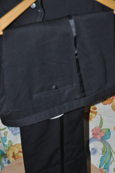 SMOKING Anzug Einreiher Schalkragen/Seidenspiegel Hose/Seidengalon Gr. 28    Gvl