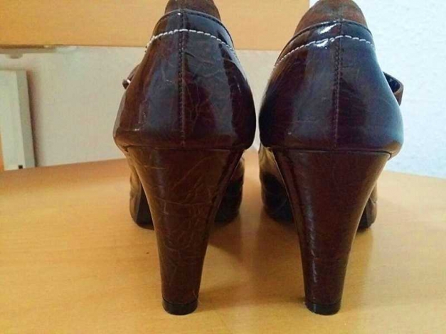 Schöne Schuhe in Glanz braun Farbe von Colorful / Colorful 