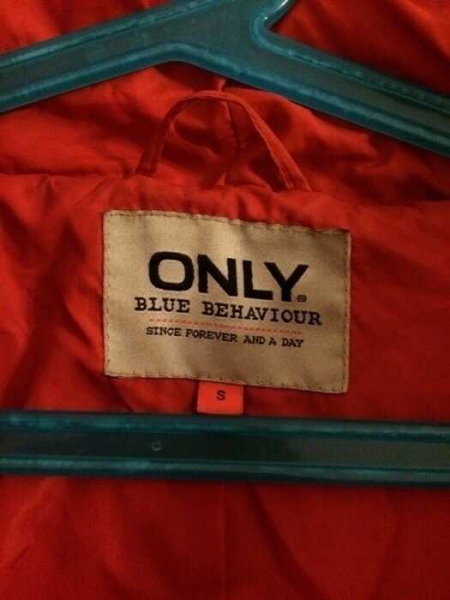 Rote Daunenjacke von ONLY - wie neu!