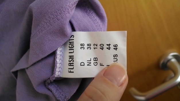 Hübsches fliederfarbenes Shirt Gr. 36