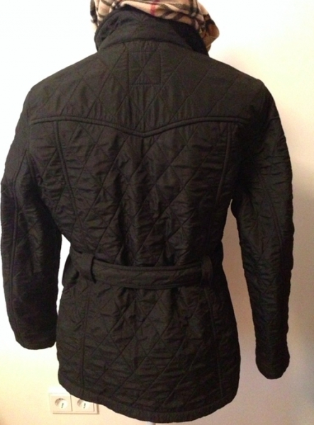 Schicke Steppjacke in schwarz 