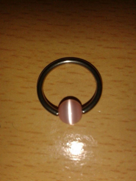 Piercing mit Kugel