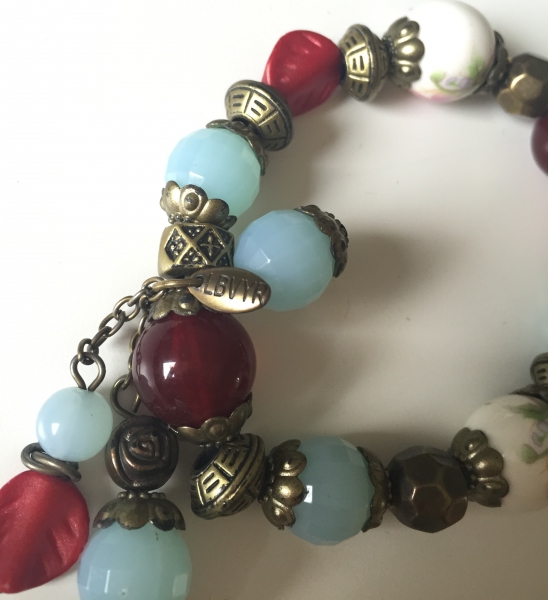 Süßes Perlenarmband