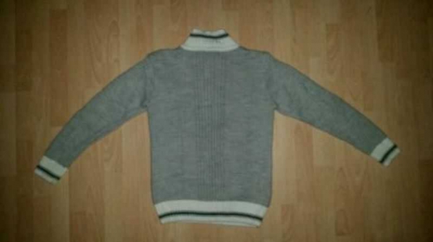 Stylischer Strickpullover Größe S - M