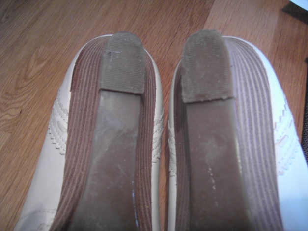 Hochwertige Leder Schuhe weiß Caprice Leder Keilabsatz Gr. 4,5 37/38 