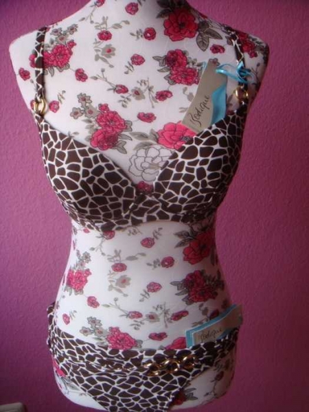 Sonja Kraus Bikini von Hunkemöller Giraffenmuster mit Goldringen XS/75C