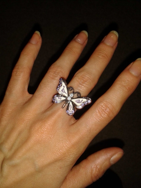 Schnetterlingsring mit Steinchen