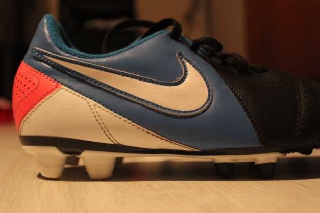 Nike Fußballschuhe Größe 38