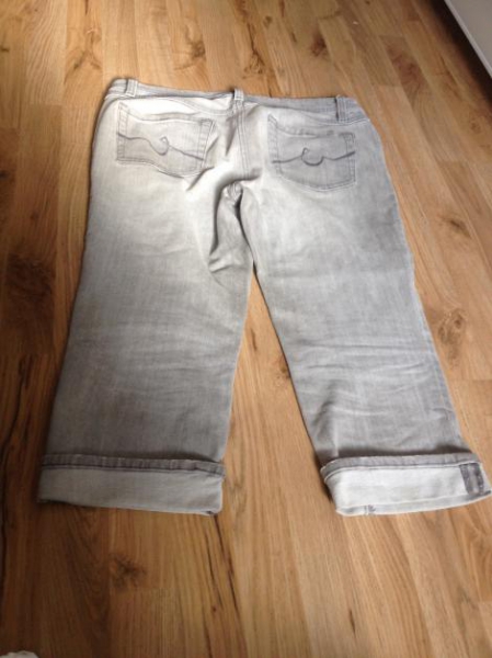 graue 3/4 Jeans 